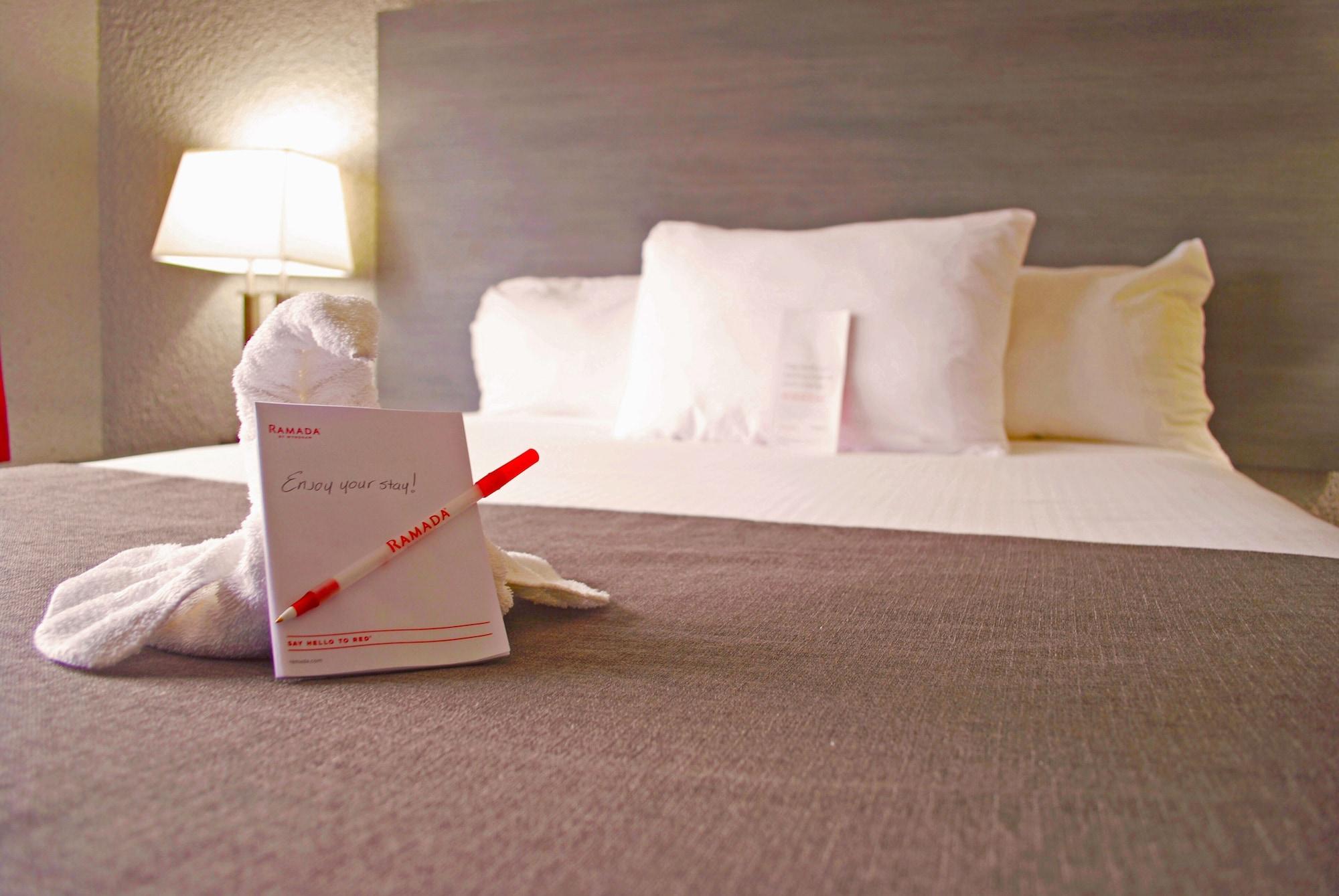 Ramada By Wyndham Edmonton Yellowhead Nw 外观 照片