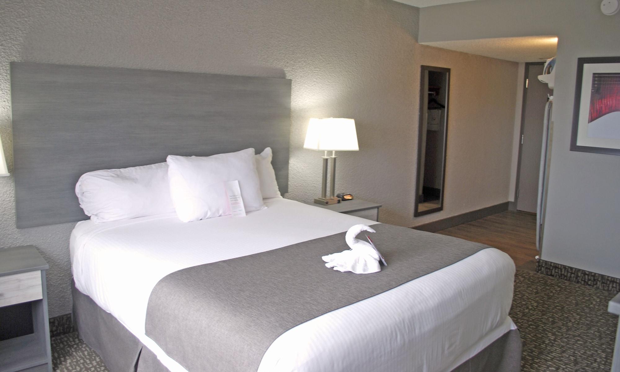 Ramada By Wyndham Edmonton Yellowhead Nw 外观 照片
