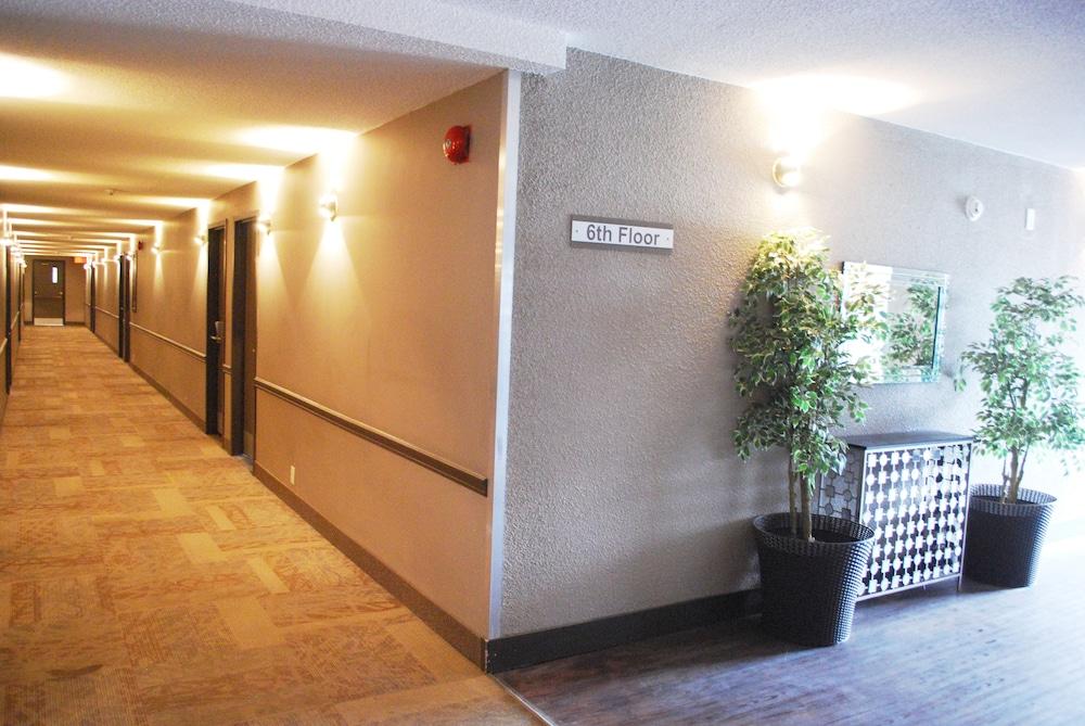 Ramada By Wyndham Edmonton Yellowhead Nw 外观 照片