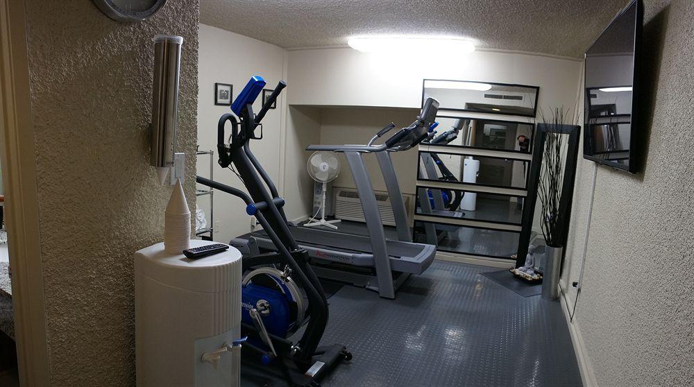 Ramada By Wyndham Edmonton Yellowhead Nw 外观 照片
