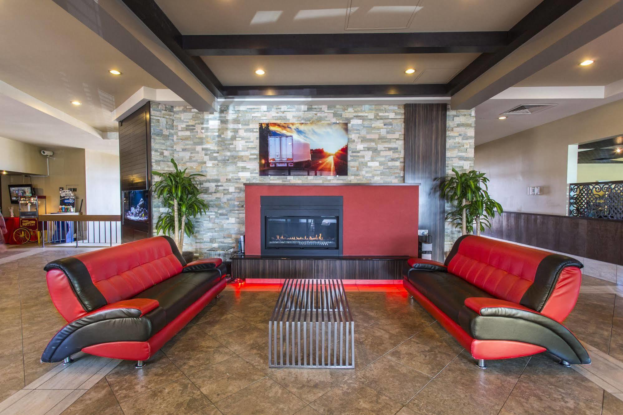 Ramada By Wyndham Edmonton Yellowhead Nw 外观 照片