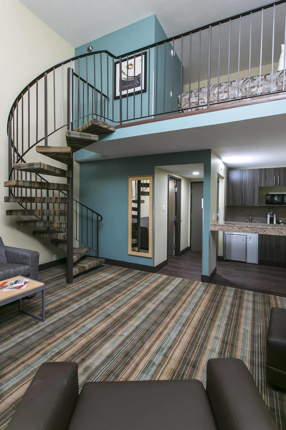 Ramada By Wyndham Edmonton Yellowhead Nw 外观 照片